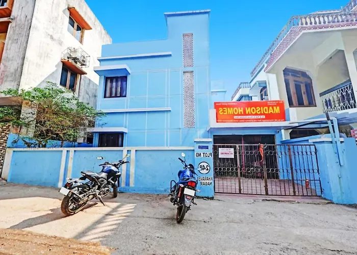 Goroomgo Madison Homes Bhubaneswar Near Railway Station And Airport