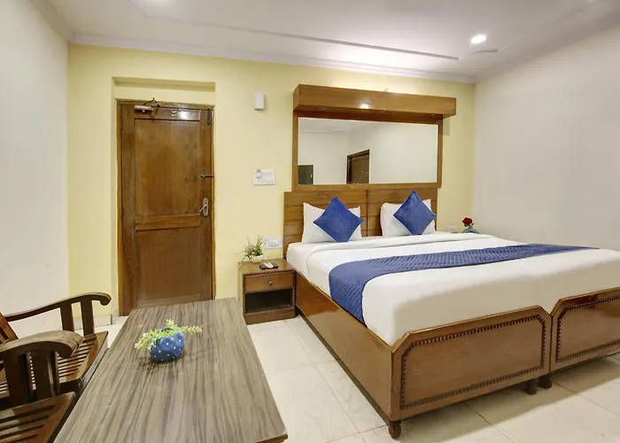Hotel The Eden Park Noida