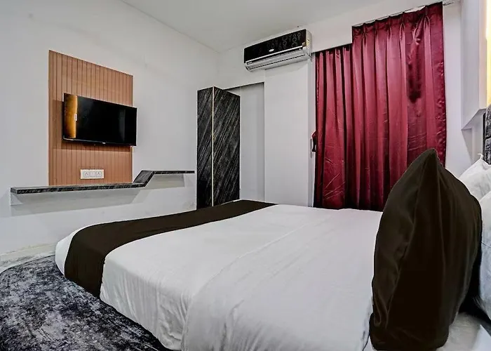 Hotel Star Galaxy Surat