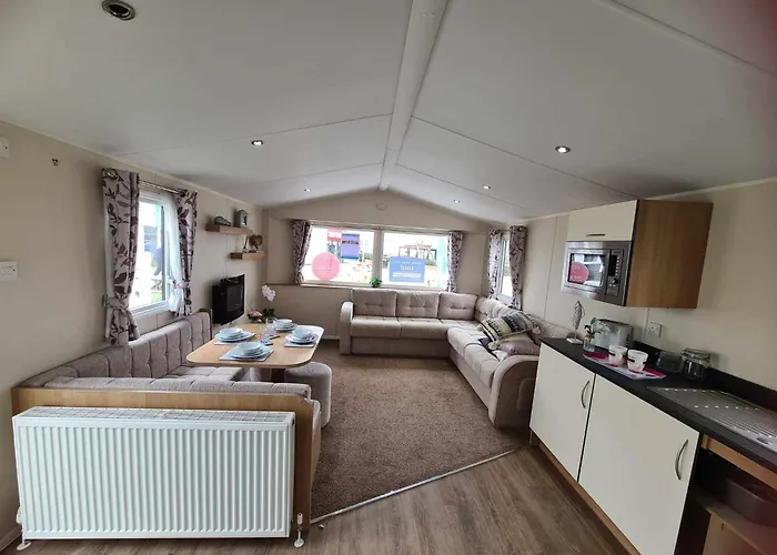 Happy Days Caravan 90 Primrose Field Primrose Valley Filey