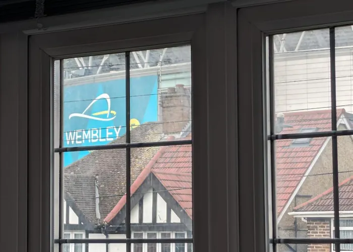 The Manor Guest House In Wembley London