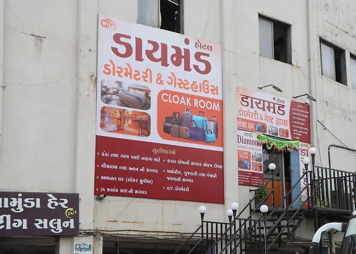 Hotel Diamond Ac Dormitory And Guest House Surat