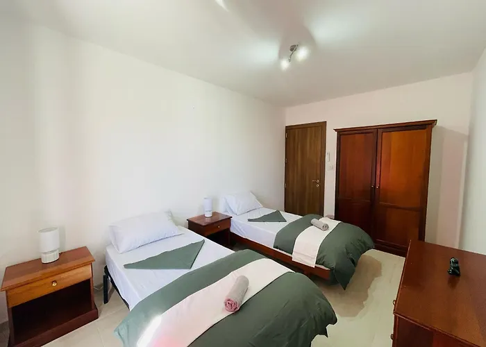 Coral Cove Comfort Room 2 St Paul's Bay