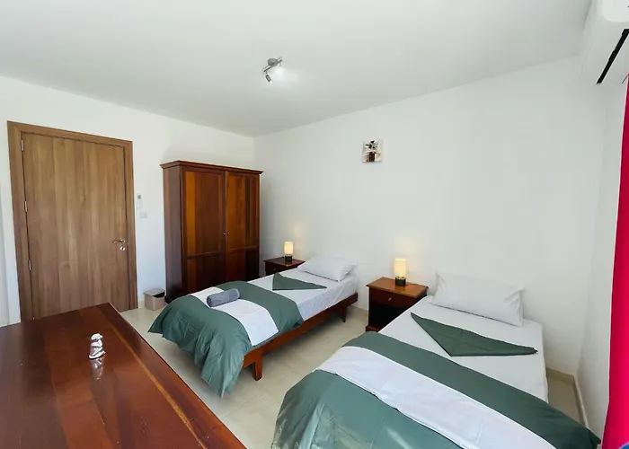 Coral Cove Comfort Room 2 St Paul's Bay