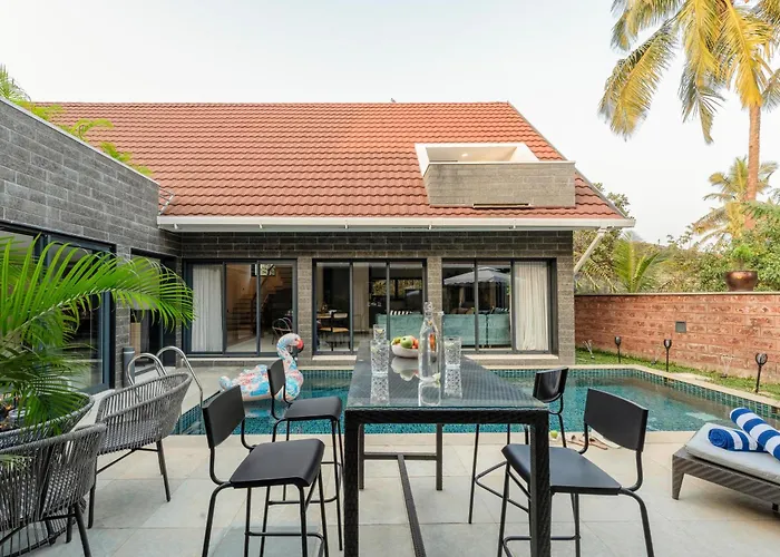 City Chic Luxury Villa With Private Pool Available As 3Bhk And 6Bhk Old Goa