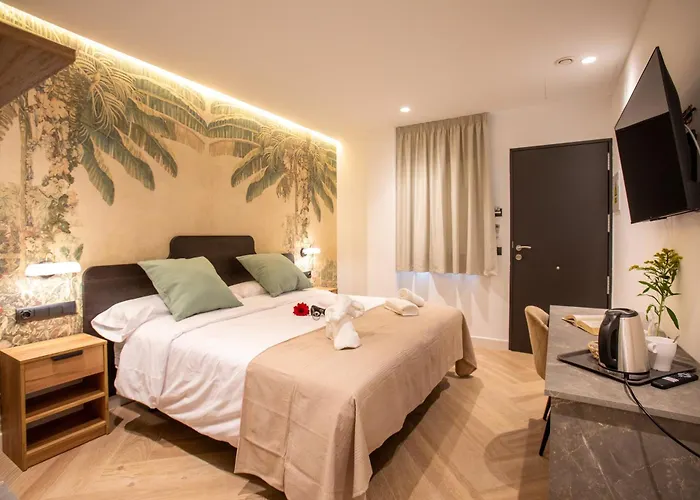 Boutique Rooms Playa Burriana Nerja