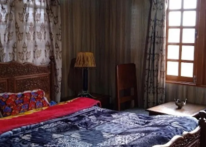 Flora Cottage , Srinagar