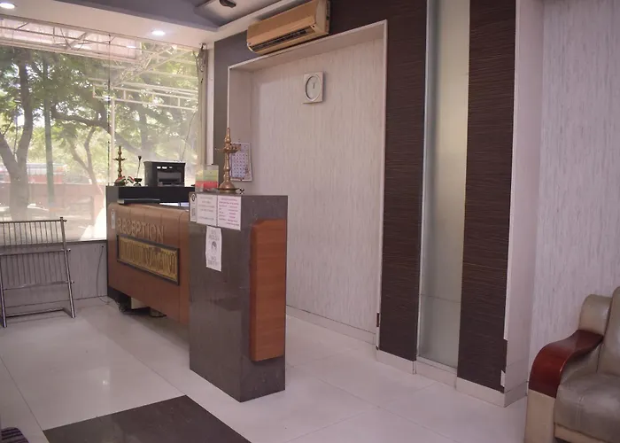 Hotel Dhiraj Mumbai