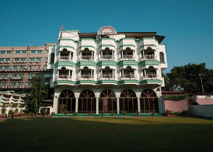 Hotel Girdhar Mahal Indore