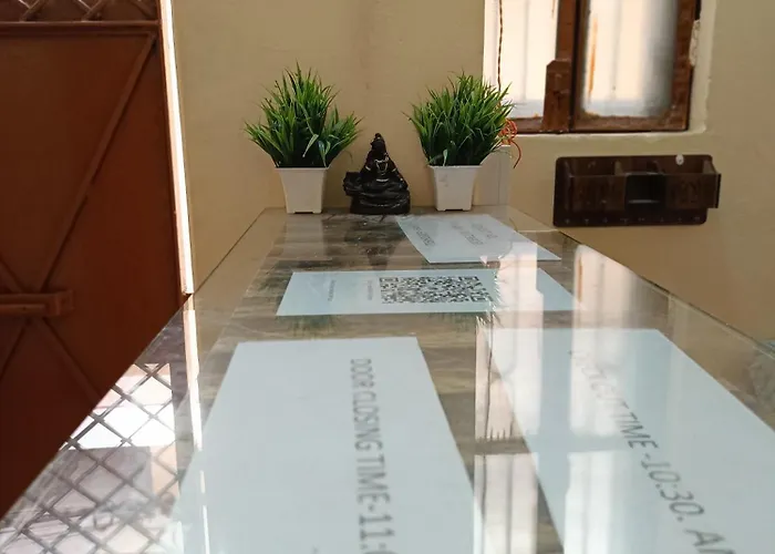 Mandakini P. Guest House Varanasi