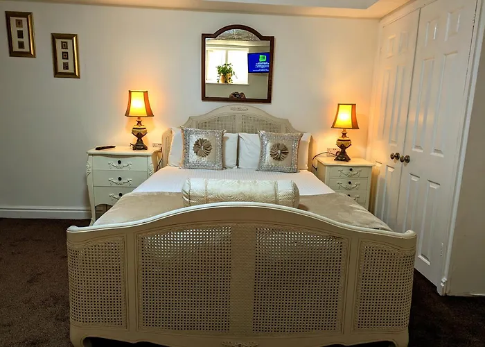 Brookside Hotel & Restaurant ,Suitable For Solo Travelers Couples Educational Groups Families & Contractors Welcome Chester