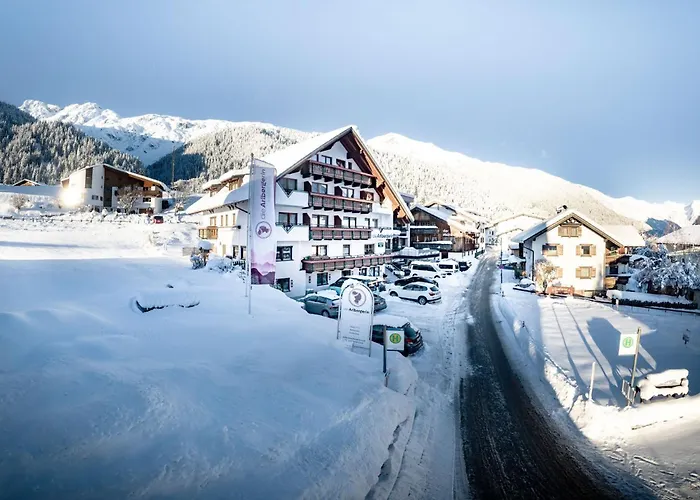 Hotel Die Arlbergerin - Design&Tiroler Gemütlichkeit St. Anton am Arlberg