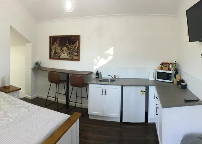 Studio On Denne Tamworth