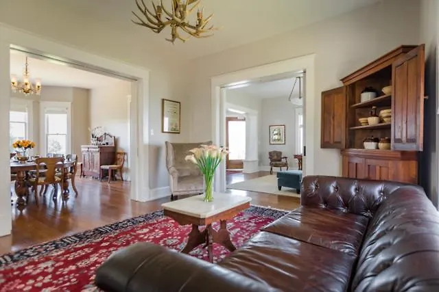 Clifton House - Panorama - Queen Suite, Sleeps 4, River Views Natchez