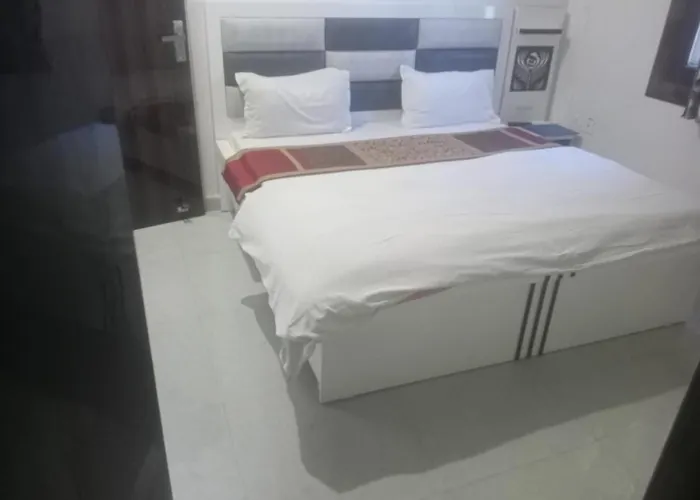 Gurjeet Hotel By Naavagat Amritsar