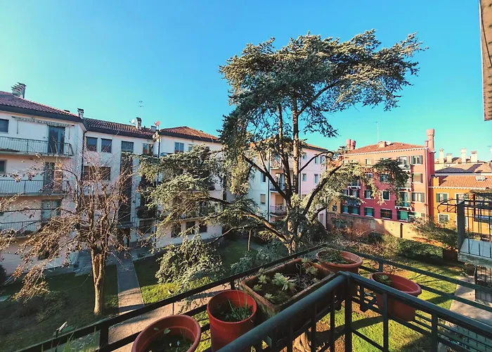 Goldmine Guest House 2 Venice