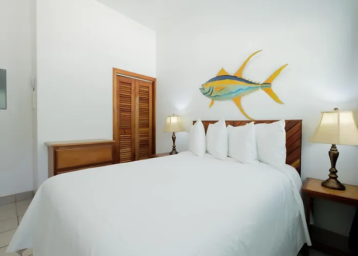 Best Western Grand Baymen Gardens San Pedro 