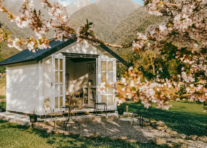 Rocky Creek Shepherds Hut Fox Glacier