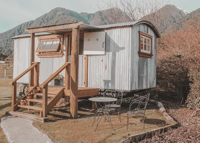 Rocky Creek Shepherds Hut Fox Glacier
