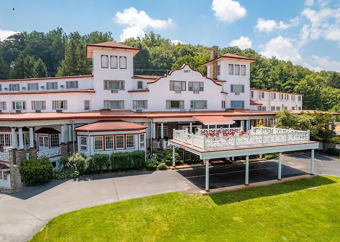 Historic Summit Inn Chalk Hill