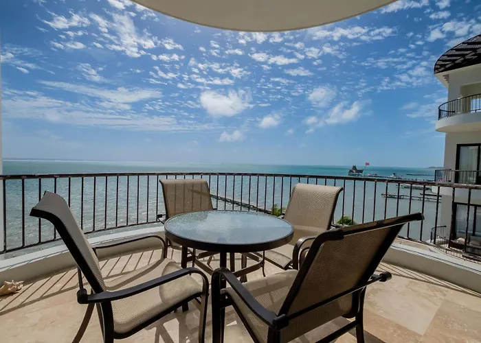 Diamante Beachfront Suites San Pedro 