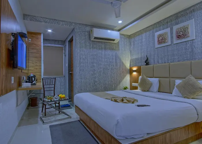 Hotel Limra Surat