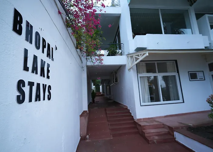 Bhopal Lake Stays