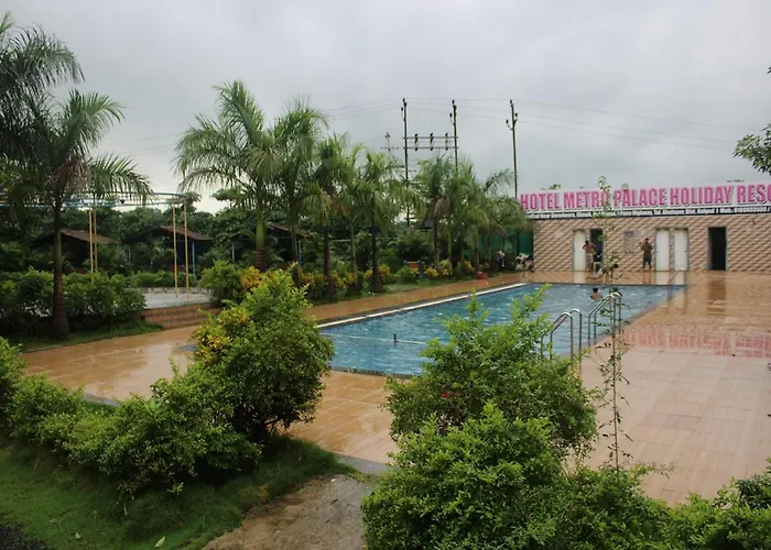 Hotel Metro Palace Resort Karjat