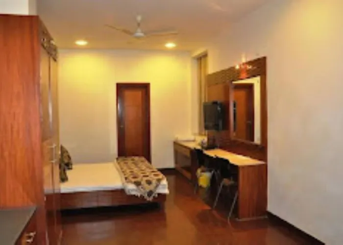 Hotel Mandakini Plaza , Kanpur
