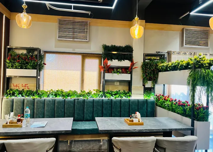 Krishna Garden Hotel & Restaurant Ramnagar 