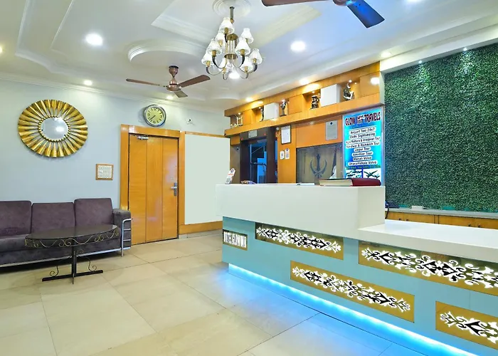 Hotel Glow Inn Paharganj-3 Mins Walk From New Delhi Railway Station