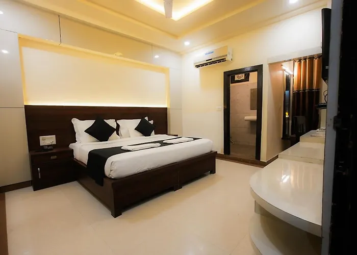 Hotel Agra Dazzling East Gate