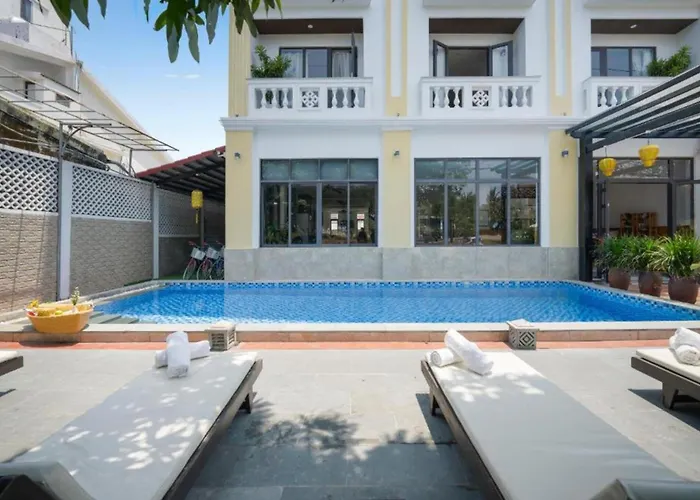 Hotel Front Beach Hoi An