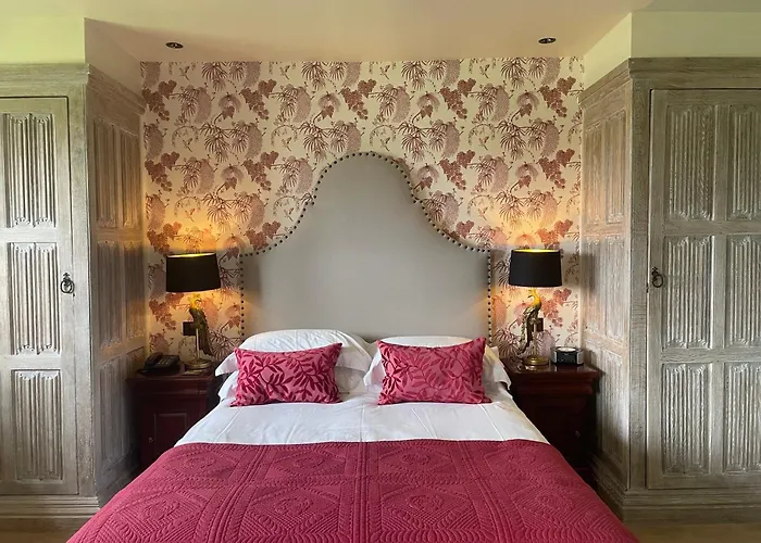 Leeds Castle Maiden's Tower Bed and Breakfast Maidstone