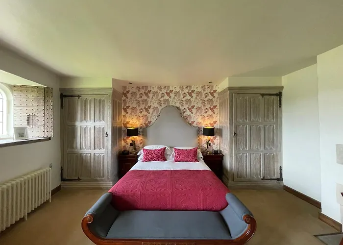 Leeds Castle Maiden's Tower Bed and Breakfast Maidstone