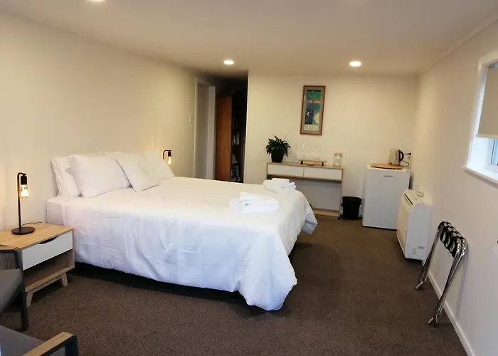 Reeves Retreat-Handy In Tasman Nelson