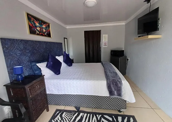 Black Owl Lodge Kempton Park