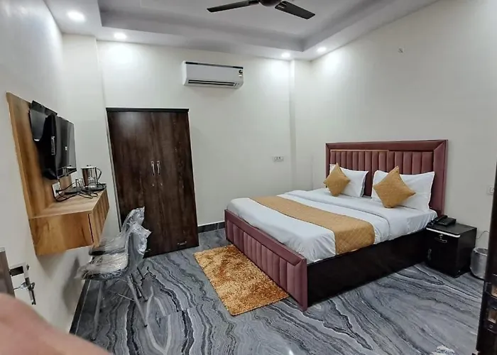 Hotel O City Deluxe Delhi 