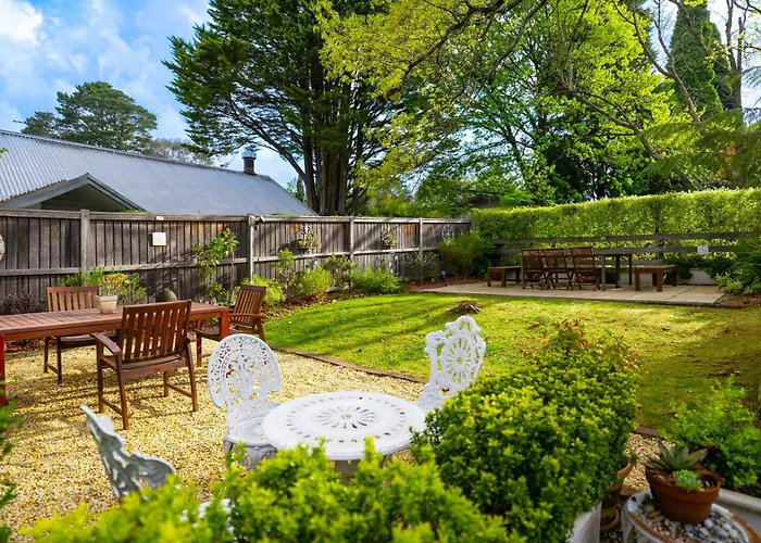 Kubba Roonga Guesthouse - Boutique Luxury Spa Retreat & Gardens - Blue Mountains Blackheath