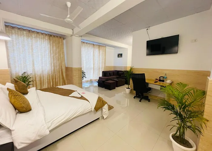 Hotel Relax In - Noida Sector 18