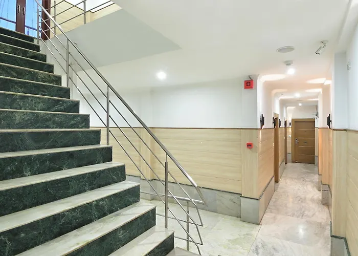 Hari Piorko Inn - Just A Min Away From New Delhi Railway Station