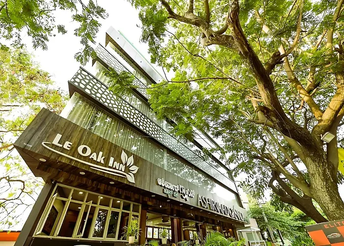 Le Oak Inn Mysore