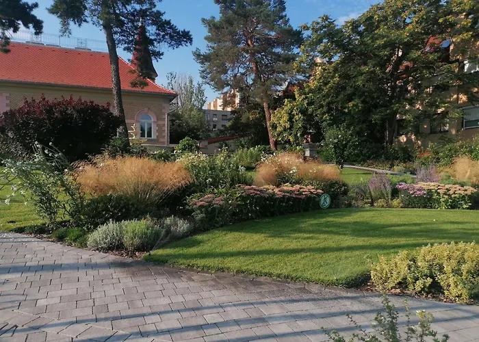 Toni Villa Budapest