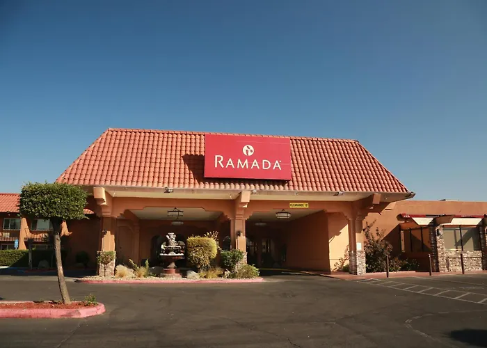 Ramada By Wyndham Fresno North Hotel