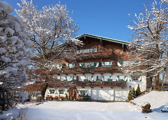 Landsitz Roemerhof - Hotel Apartments Kitzbuhel