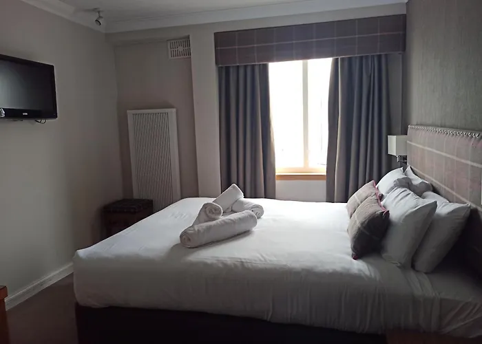 Anchor Hotel And Seabed Restaurant Tarbert 