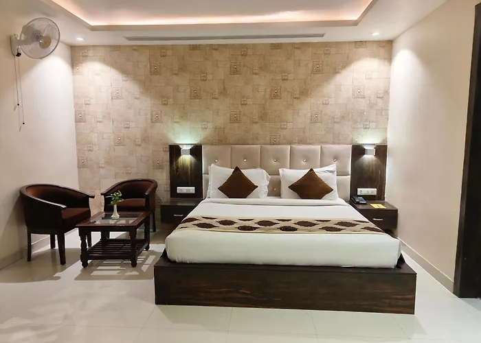 Pinnacle By Click Hotels, Lucknow