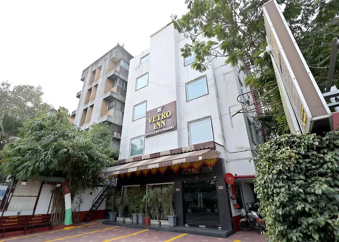 Hotel Vetro Inn Surat
