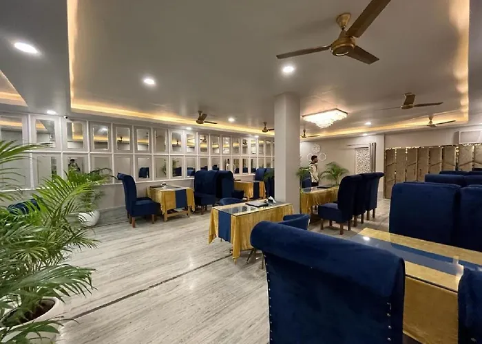 Hotel Anand Jhansi