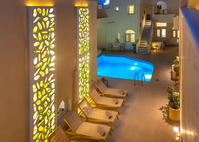 Reverie Santorini Hotel Firostefani